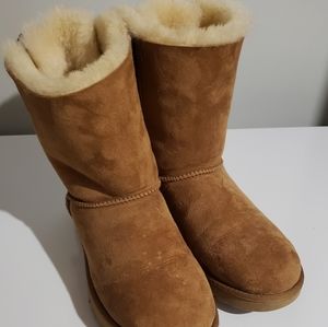 Bailey Bow Tan Uggs